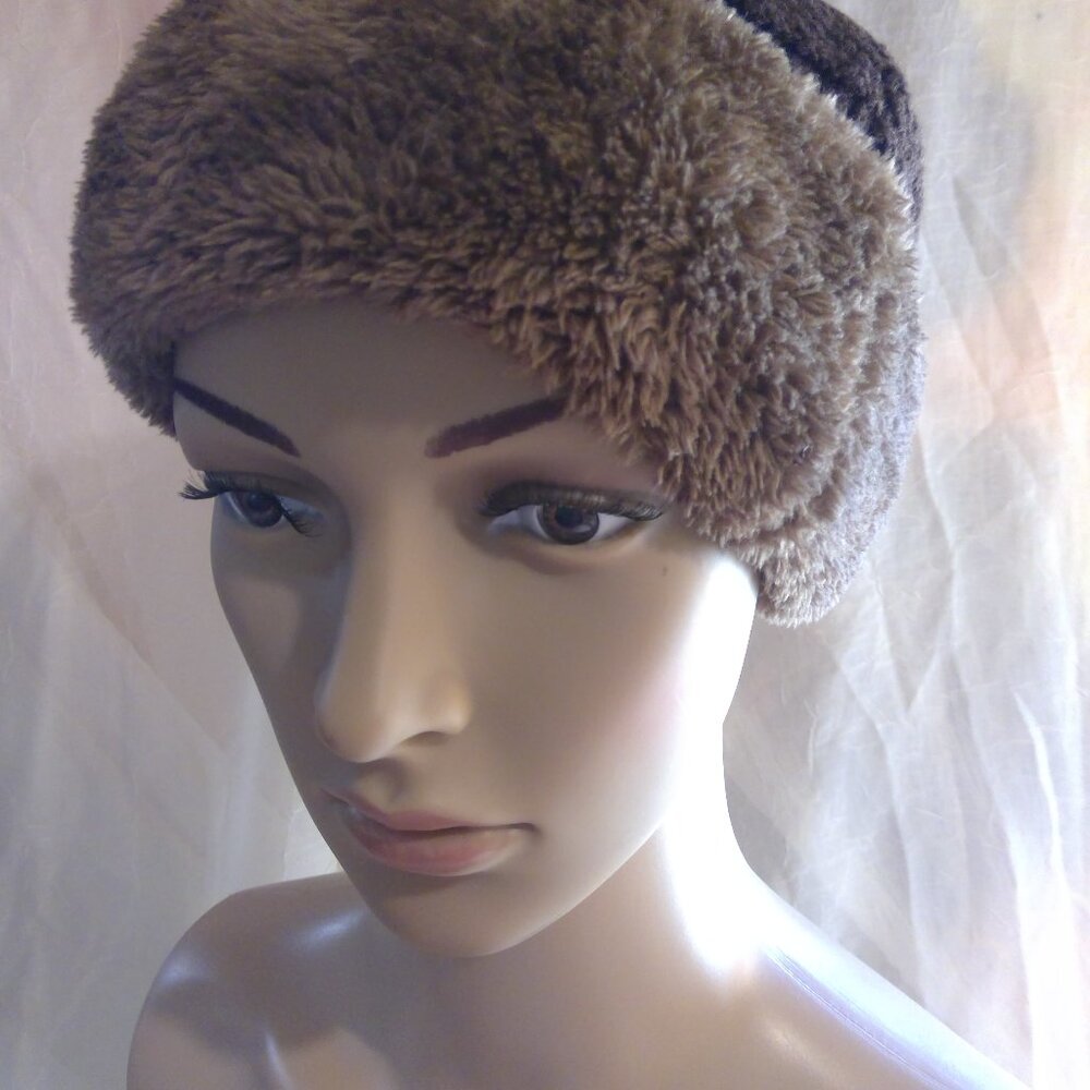 Song Ting Women's Dark Brown Knit Hat with Fur Lining